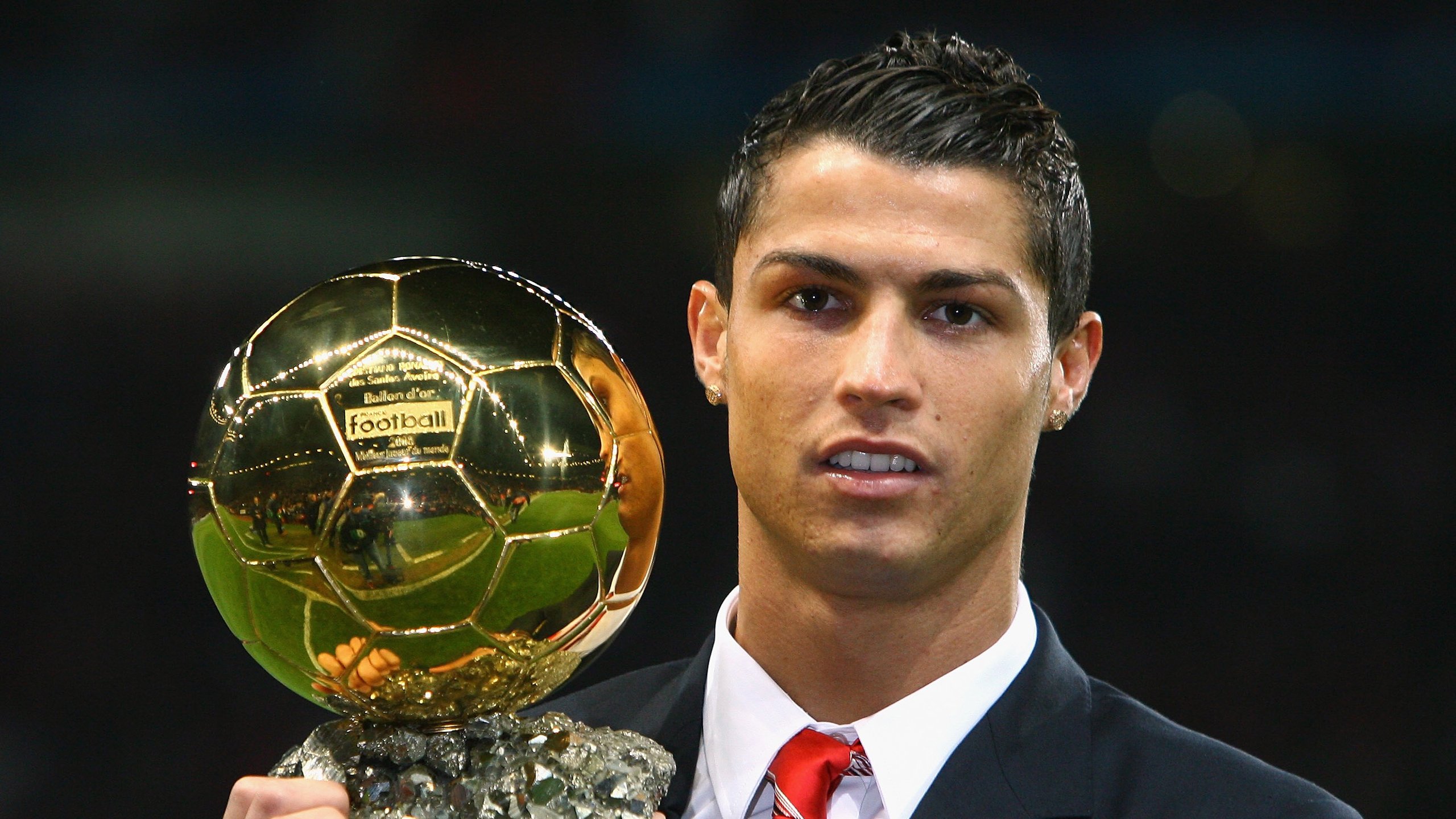 中国足球比赛中控球连续性分析，足球中场控球技巧训练